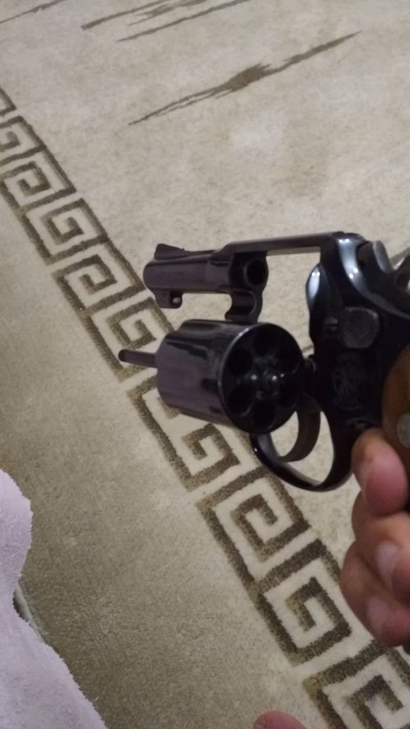 Kamu görevlisinden temiz Smith wesson toplu