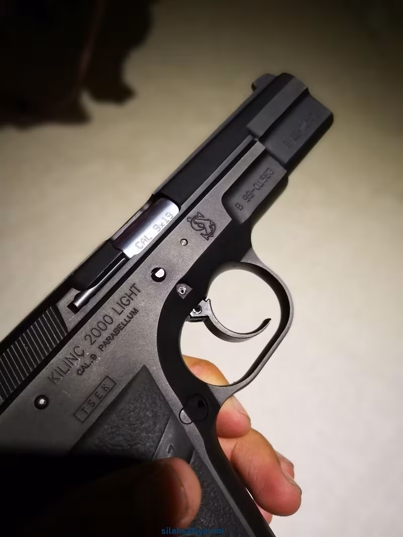 Hiç kullanılmamış Sarsılmaz Kılınç 2000 Light Parrebellum