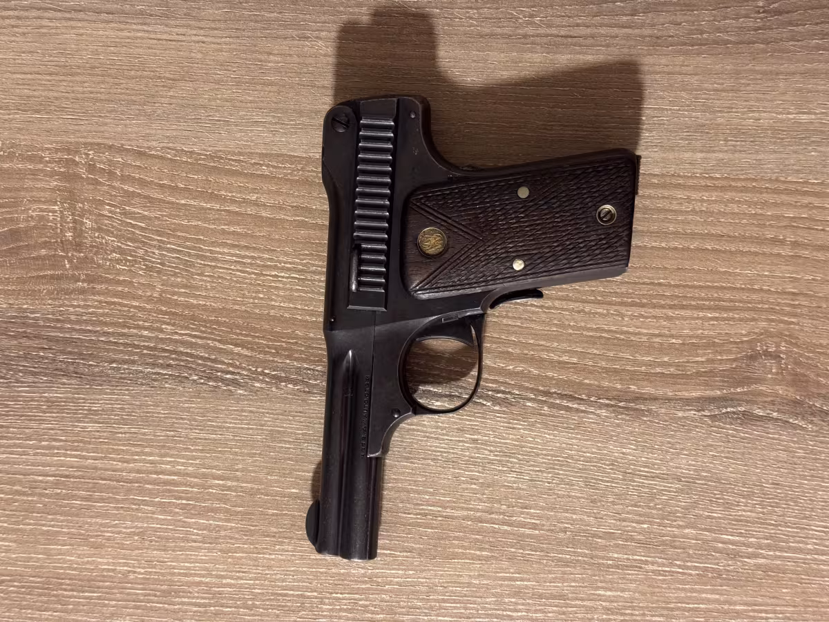 Koleksiyonluk İlk Yarı Otomatik Smith Wesson