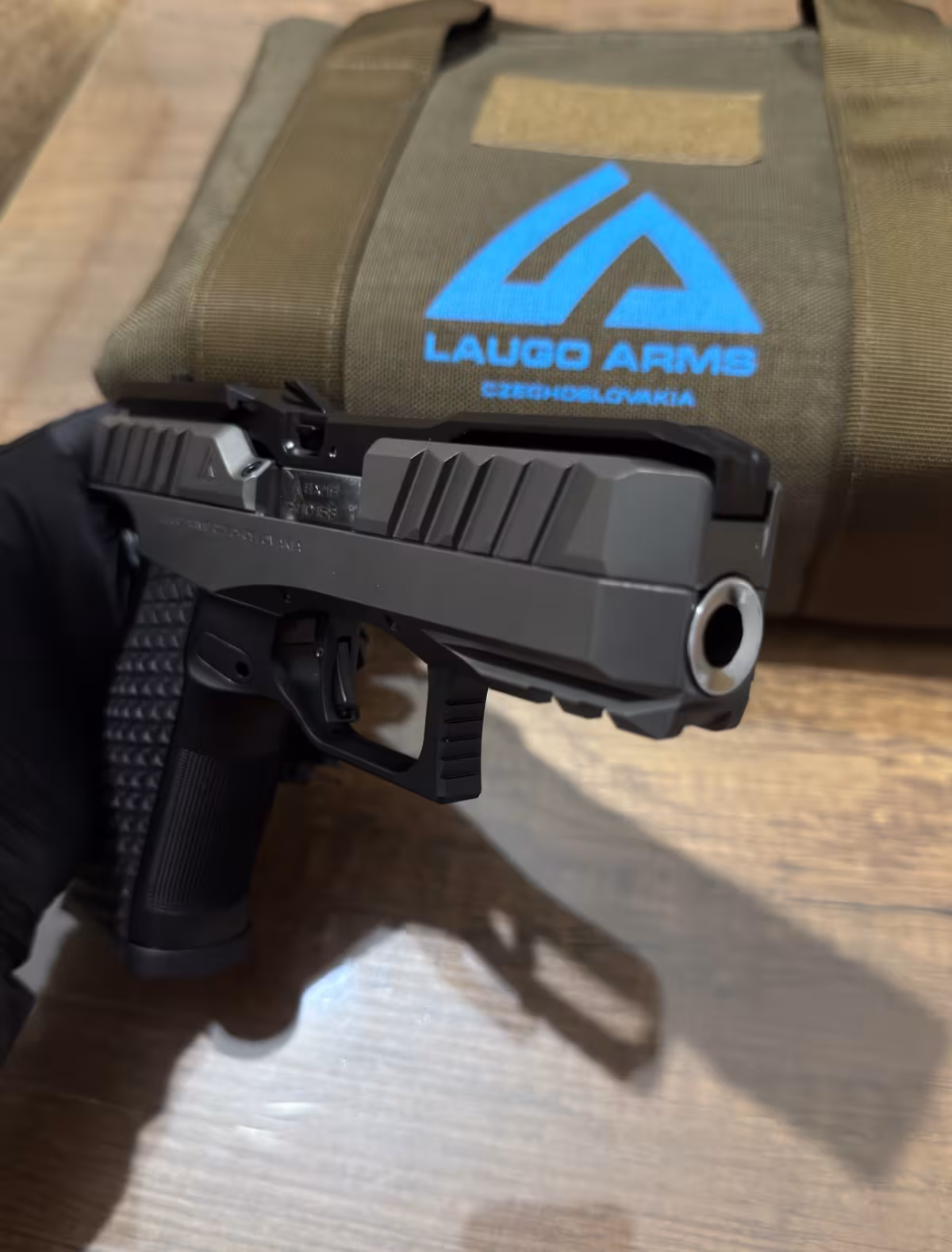 LAUGO ARMS ALIEN REMUS