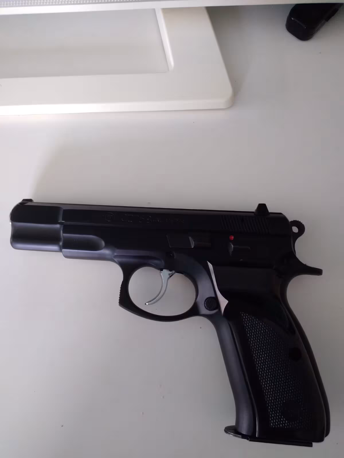 CZ 75 B ÇOK TEMİZ SAHİBİNDEN BULUNURDMA RUHSATLI