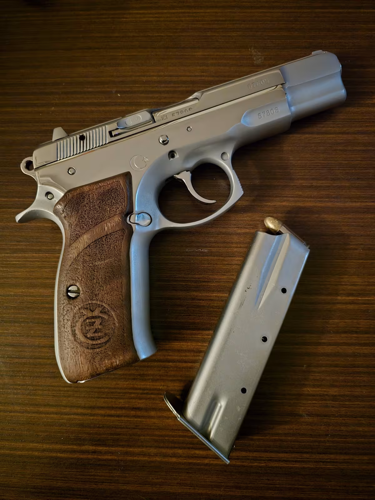 ÖZENLE BAKILMIŞ CZ 75