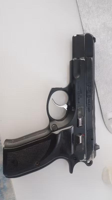 Emekli Polisten CZ 75B