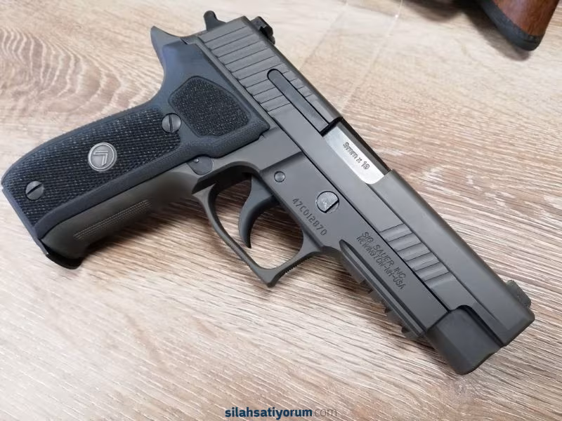 Sig Sauer P 226 Legion