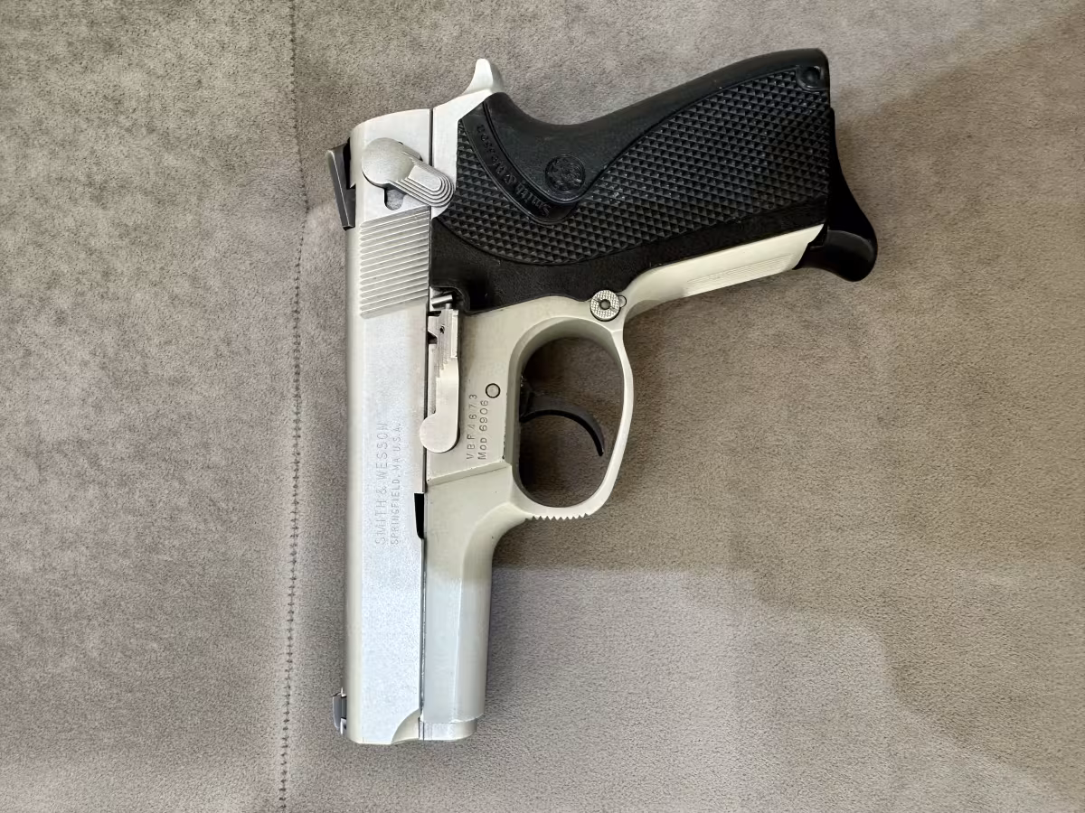 Sarraftan temiz smith wesson 6906