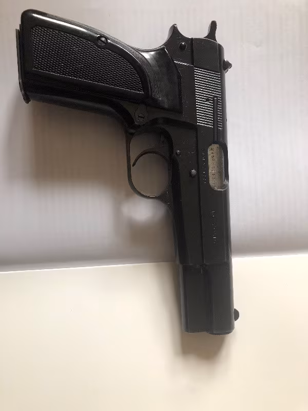 Emekli Polisten Browning(Belçika-9mm)