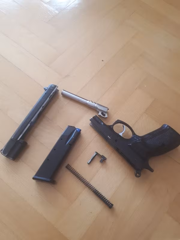 Emekli polisten bakımlı CZ 75-B Tabanca