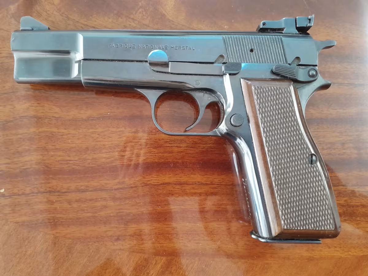 Belçika Browning Hi-Power 9mm pistol - Her Şeyi Eksiksiz