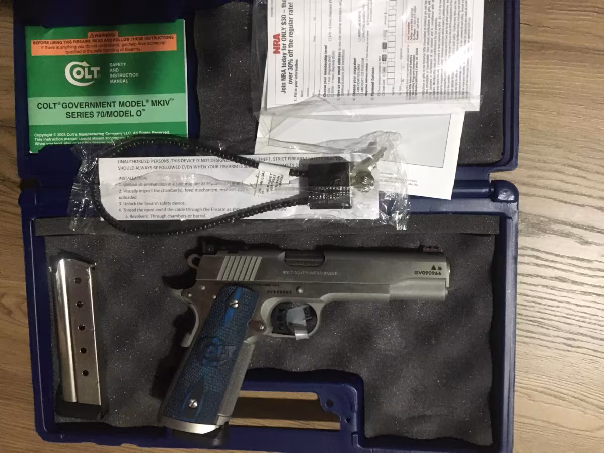 Kamu görevlisinden sıfır Colt silah