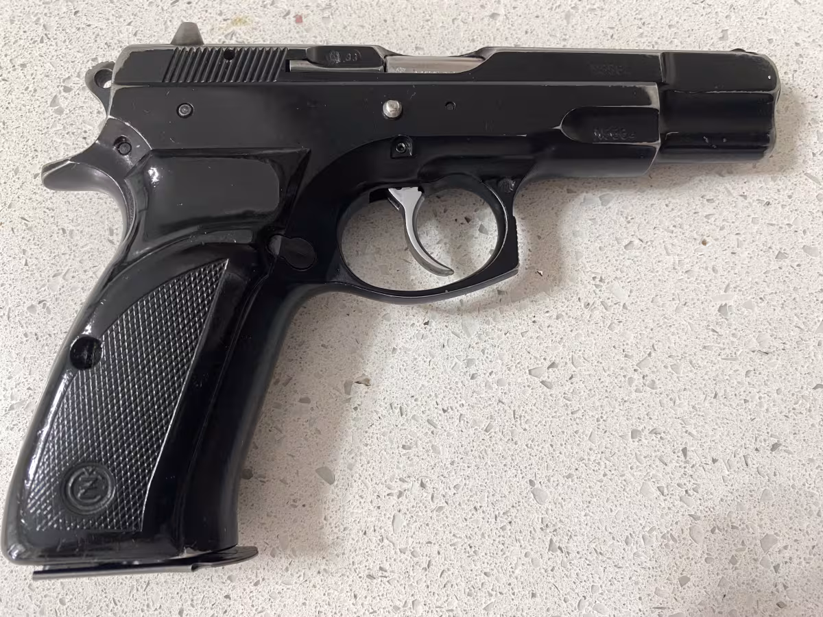 Polis emeklisinden CZ 75 B