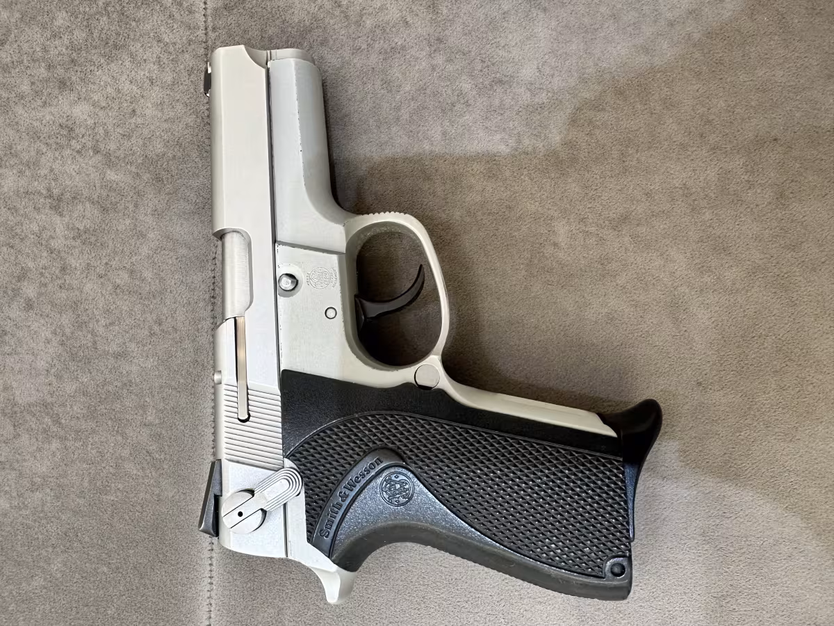 Sarraftan temiz smith wesson 6906