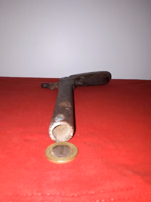 Antika osmanlı bekçi silahı. Dedemin dedesinin dedesinden.