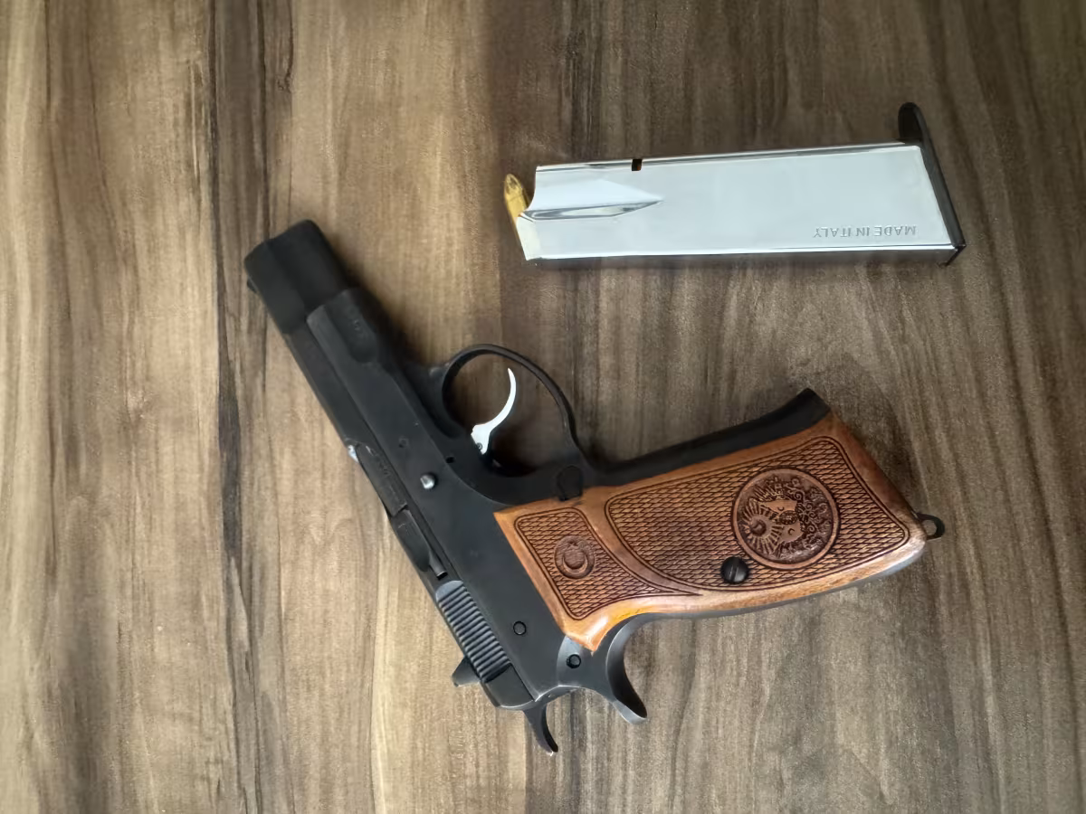 50 FİŞEK BİLE ATILMAMIŞ, SIFIR GİBİ CZ75 B
