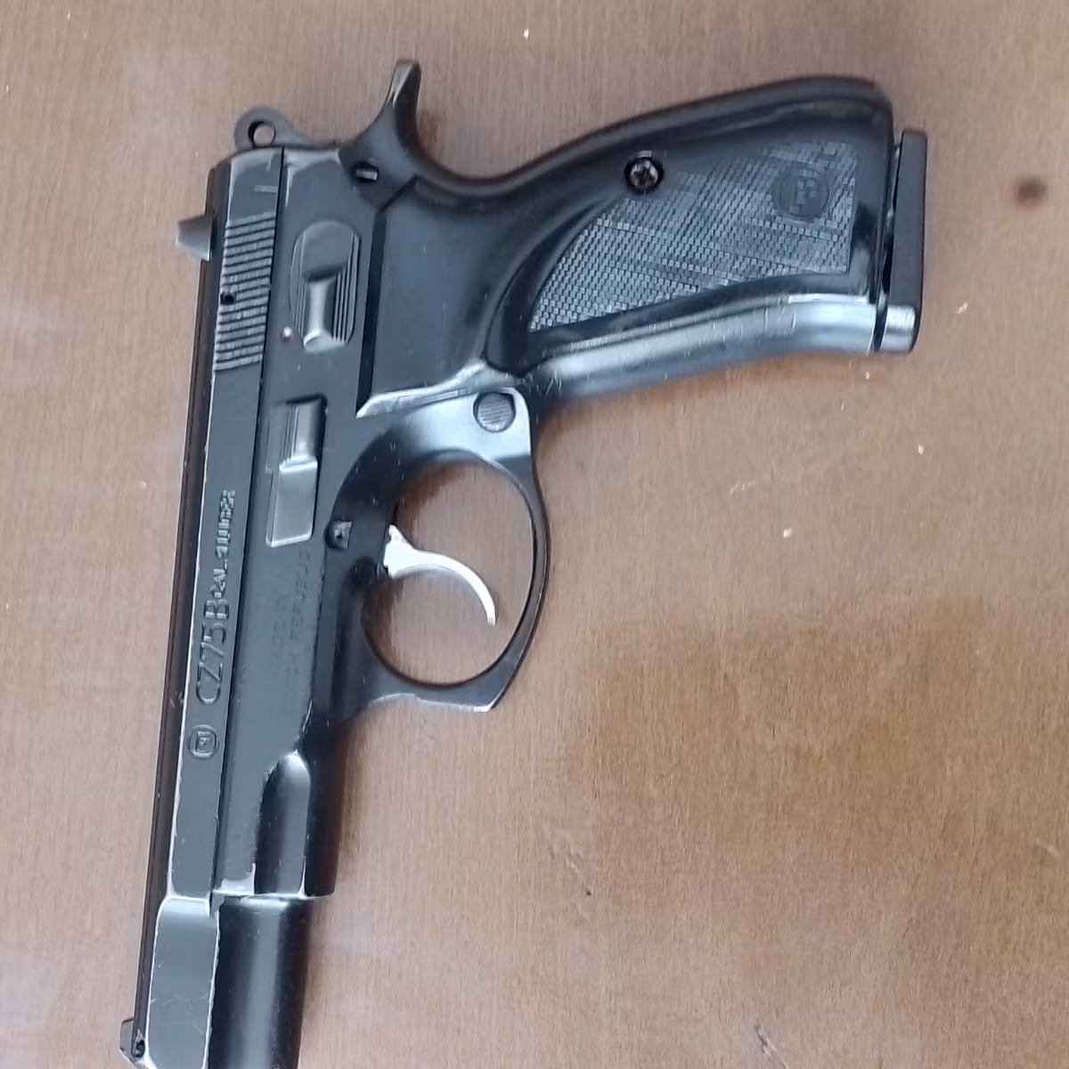 Emekli polisten orjinal cz75 B