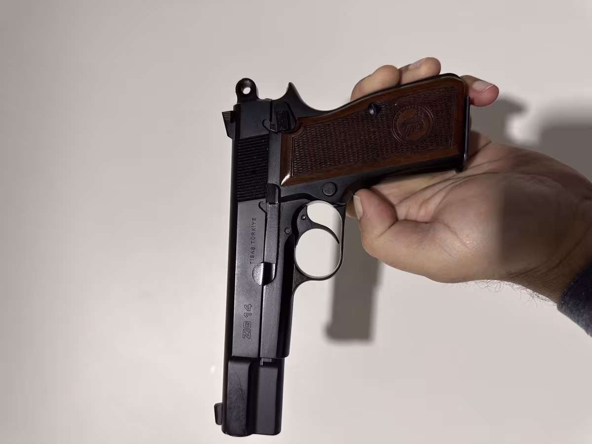 Kamu Görevlisinden tişas ZİG 14