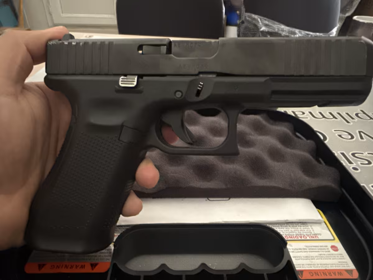 Eczacıdan sıfır kutusunda Glock 17 Gen5