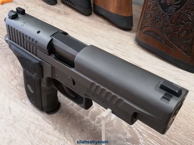 Sig Sauer P 226 Legion