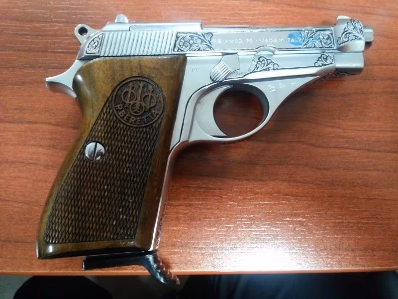 Düğmeli Beretta