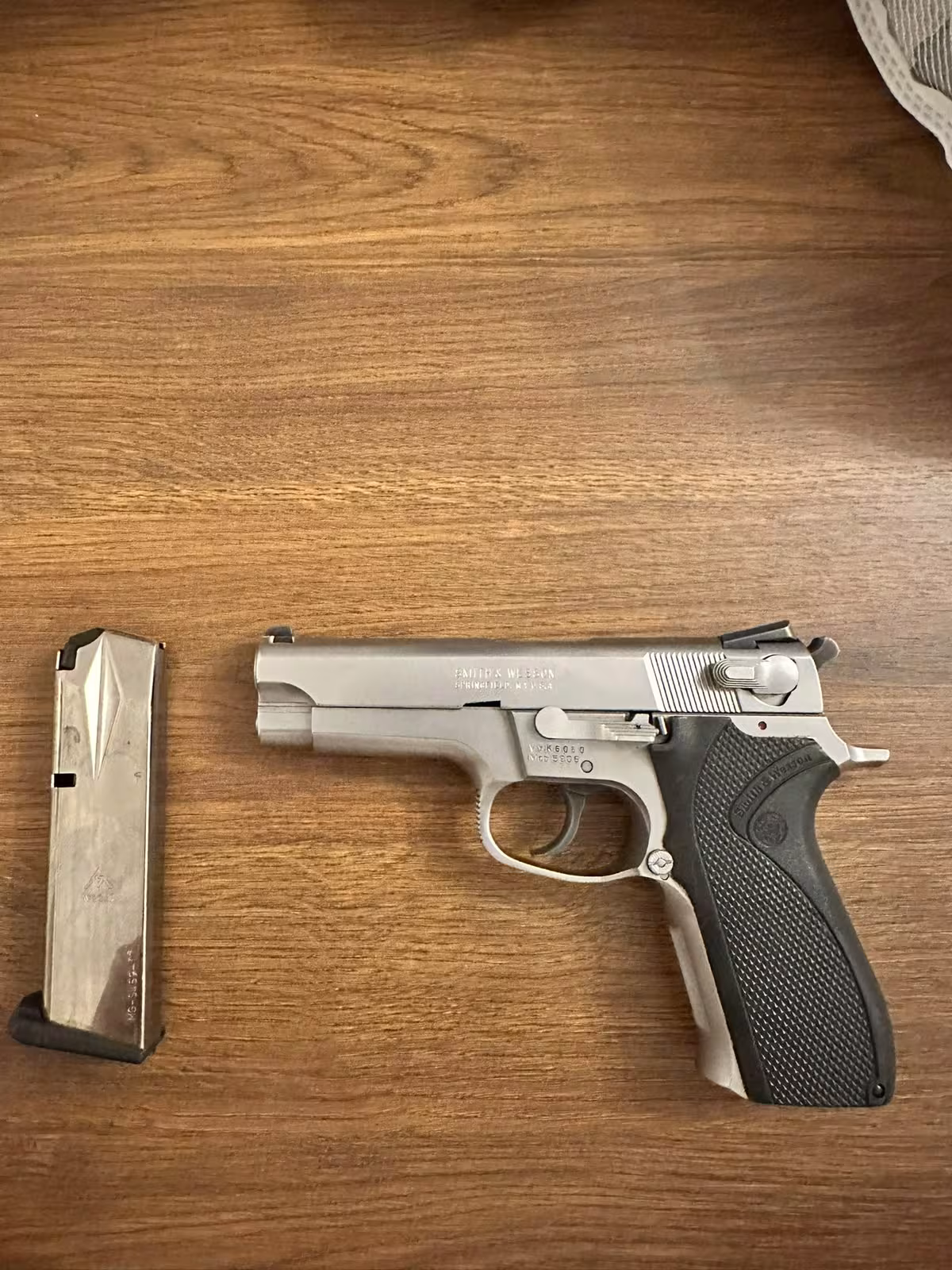 MEMURDAN TEMİZ SMİTH WESSON 5906