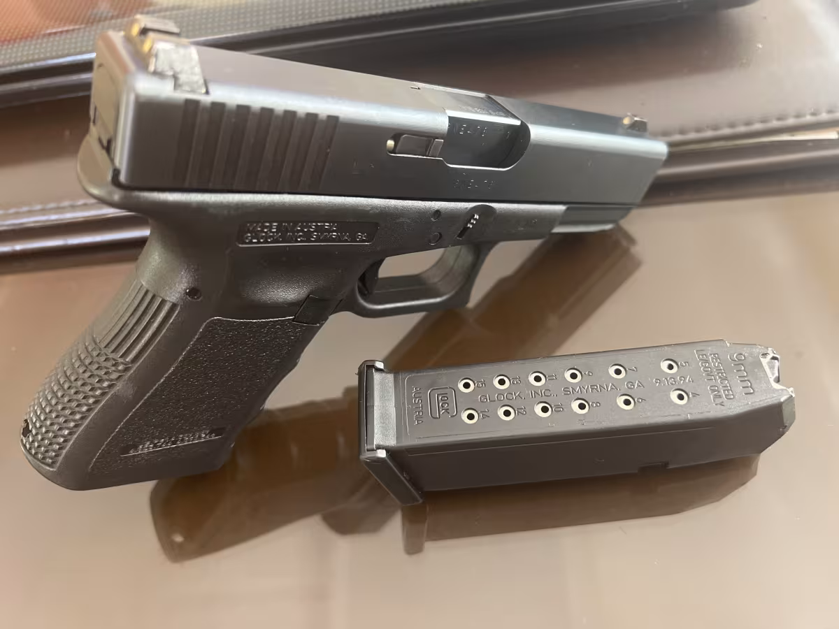 Glock 19  Temiz Ruhsatlı