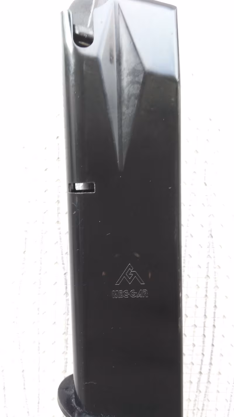 hiç kullanılmamış MEC-GAR baretta f 92, yavuz 16 orjinal sarjör 160 tl