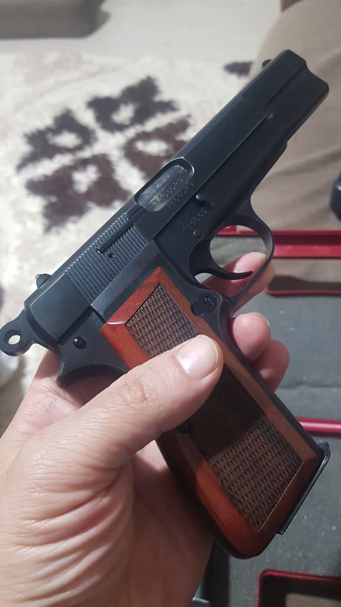 Hastasına Tokalı Browning