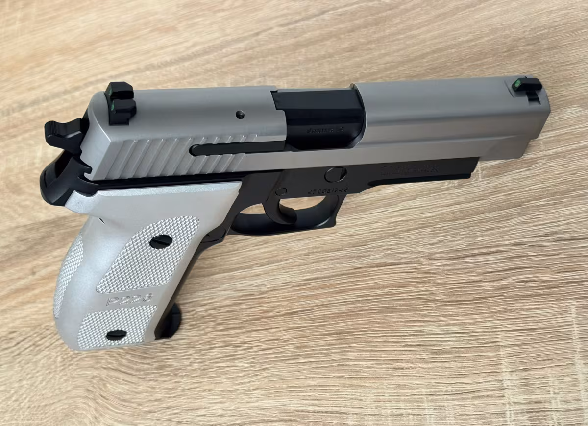 SIG SAUER P226