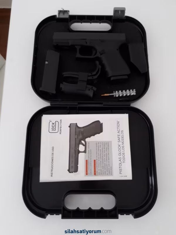 MEMURDAN SIFIR HİÇ ATIŞ YAPILMAMIŞ ŞARJÖRE MERMİ BASILMAMIŞ BELE DAHİ TAKILMAMIŞ GELDİGİ GÜNDEN BERİ KUTUSUNDA GLOCK 19 GEN4