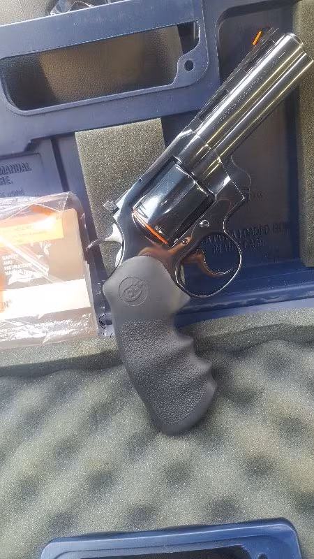 COLT PYTHON 357 MAGN