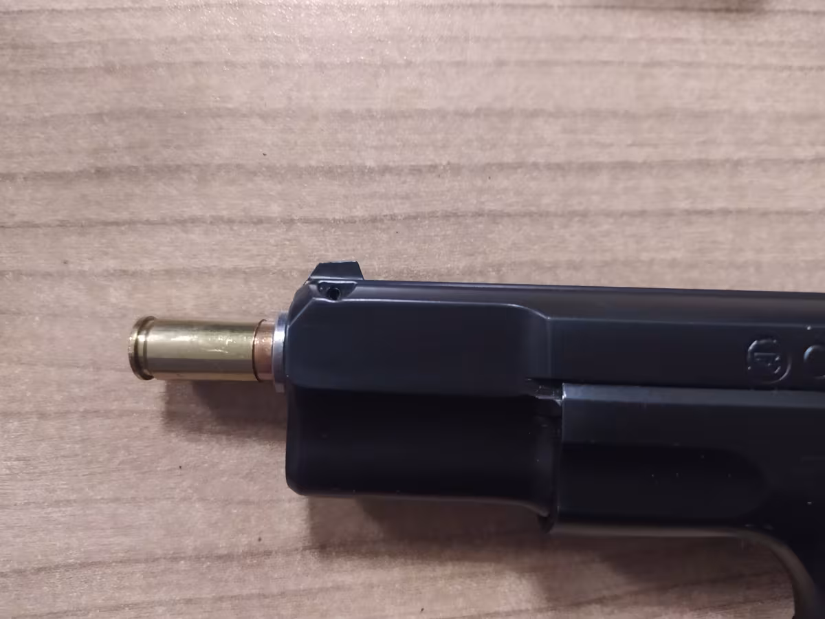 Memurdan tasıma ruhsatlı kara yılan CZ 75