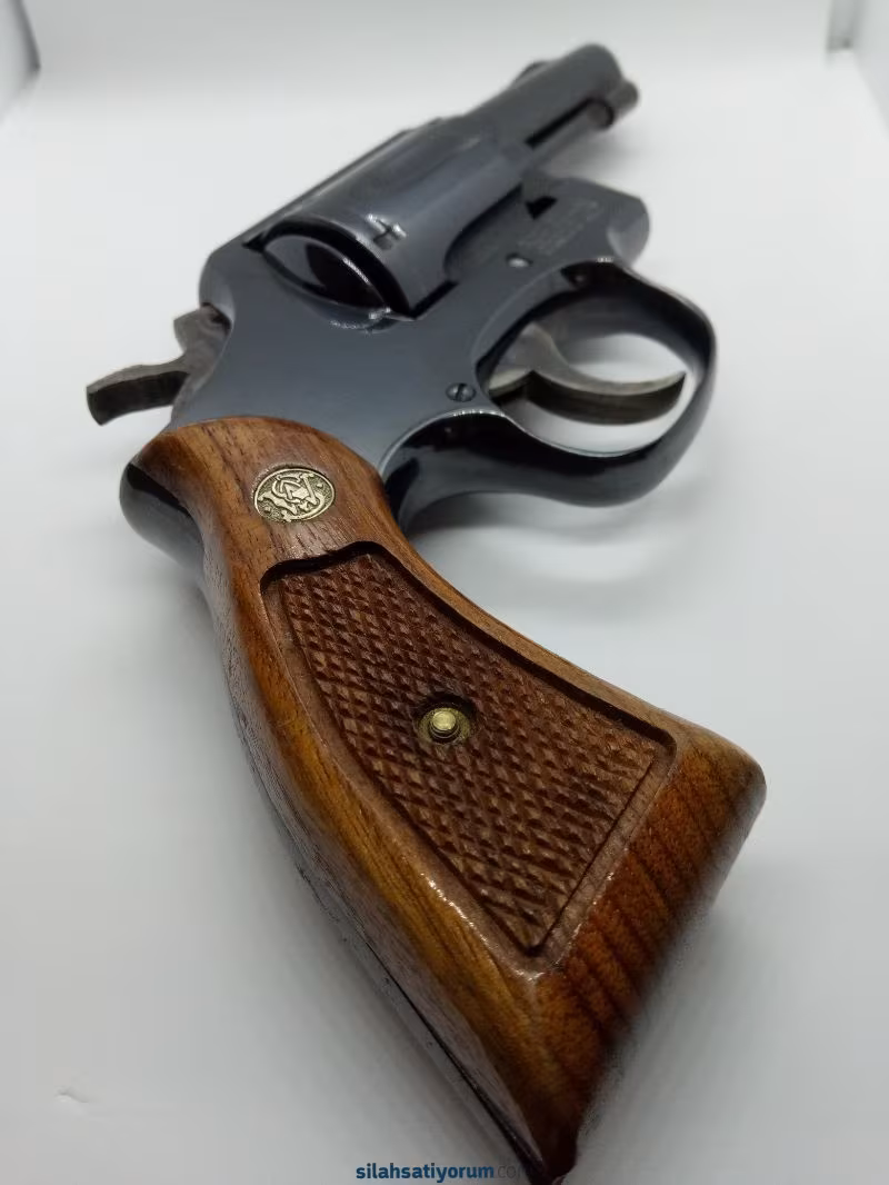 Polisten tertemiz Smith & Wesson 38cal.