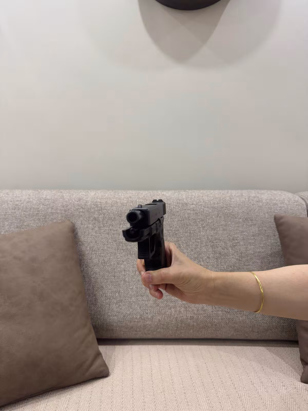 EMEKLİ EMNİYET MÜDÜRÜNDEN 9 mm ÇAPINDA GLOCK 19 !