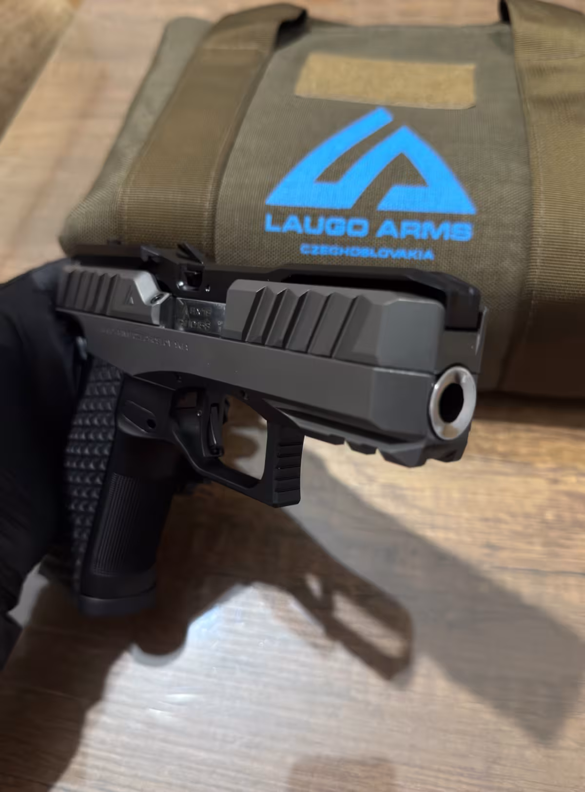 LAUGO ARMS ALIEN REMUS
