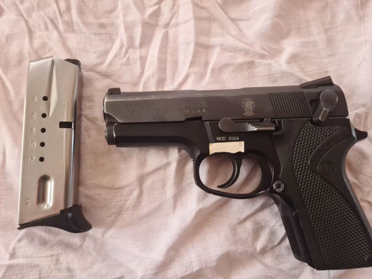 Smith Wesson MOD 6904