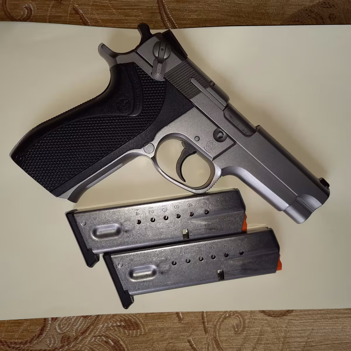 Smith Wesson-5906 Orijinal,9 mm,15+1 mermi,2 şarjör,İlk Sahibi