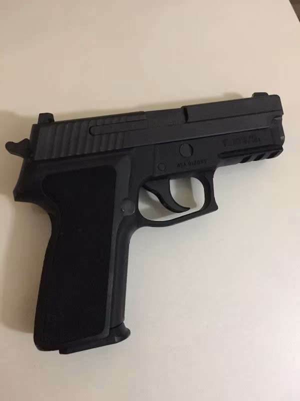 Memurdan sıfır sigsauer P229