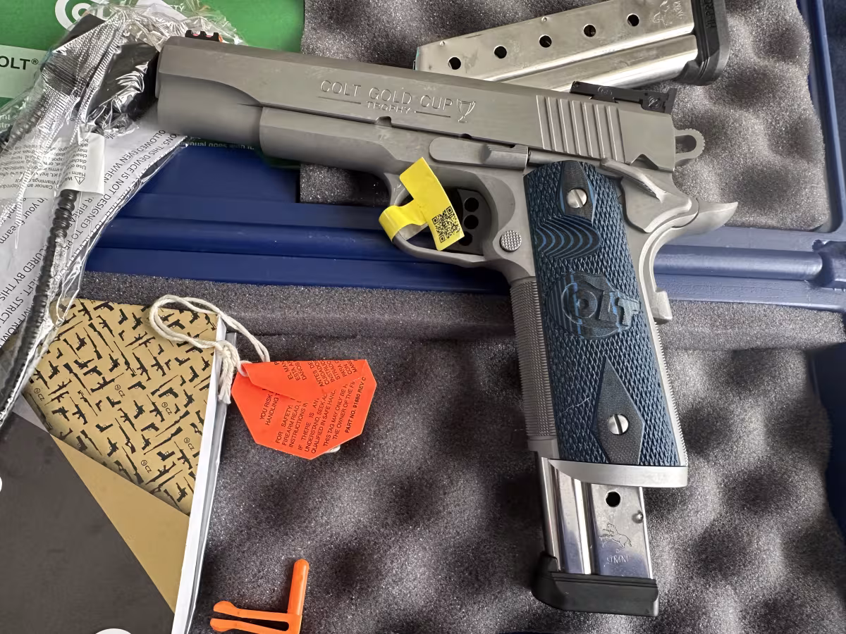 Colt  Tropy 9*19  Sıfır kutusunda