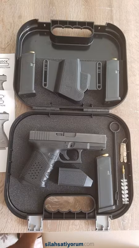 Kamu görevlisinden temiz glock G19; sadece 2 şarjör deneme atışı yapılmıştır ve belde hiç taşınmamıştır.