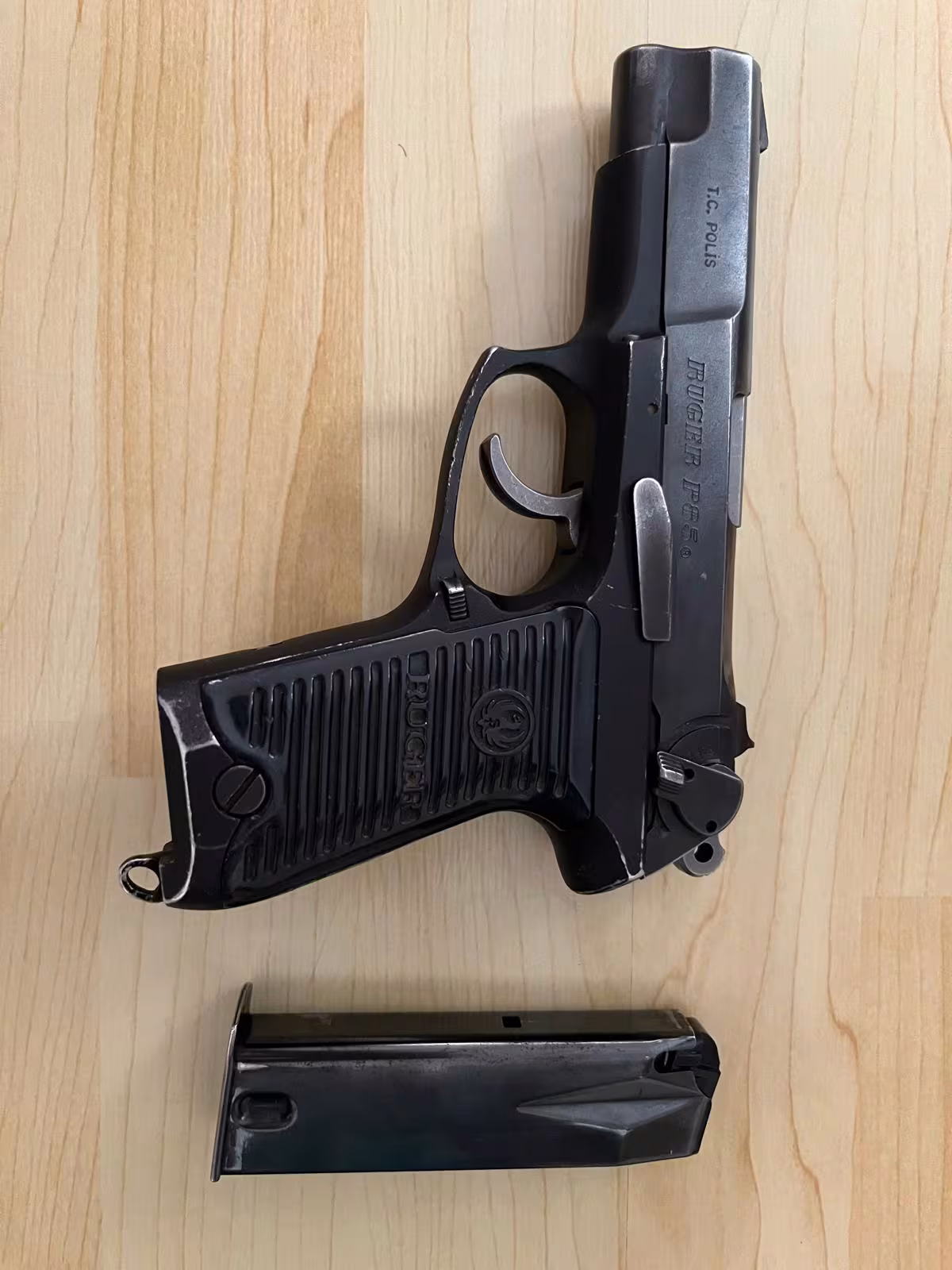 RUGER P85