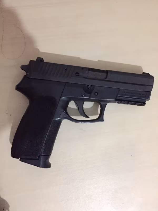 Kamu görevlisinden sigsauer p2022