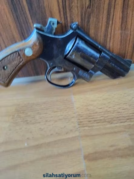 Herşeyi ile orjinal 357 magnum SW