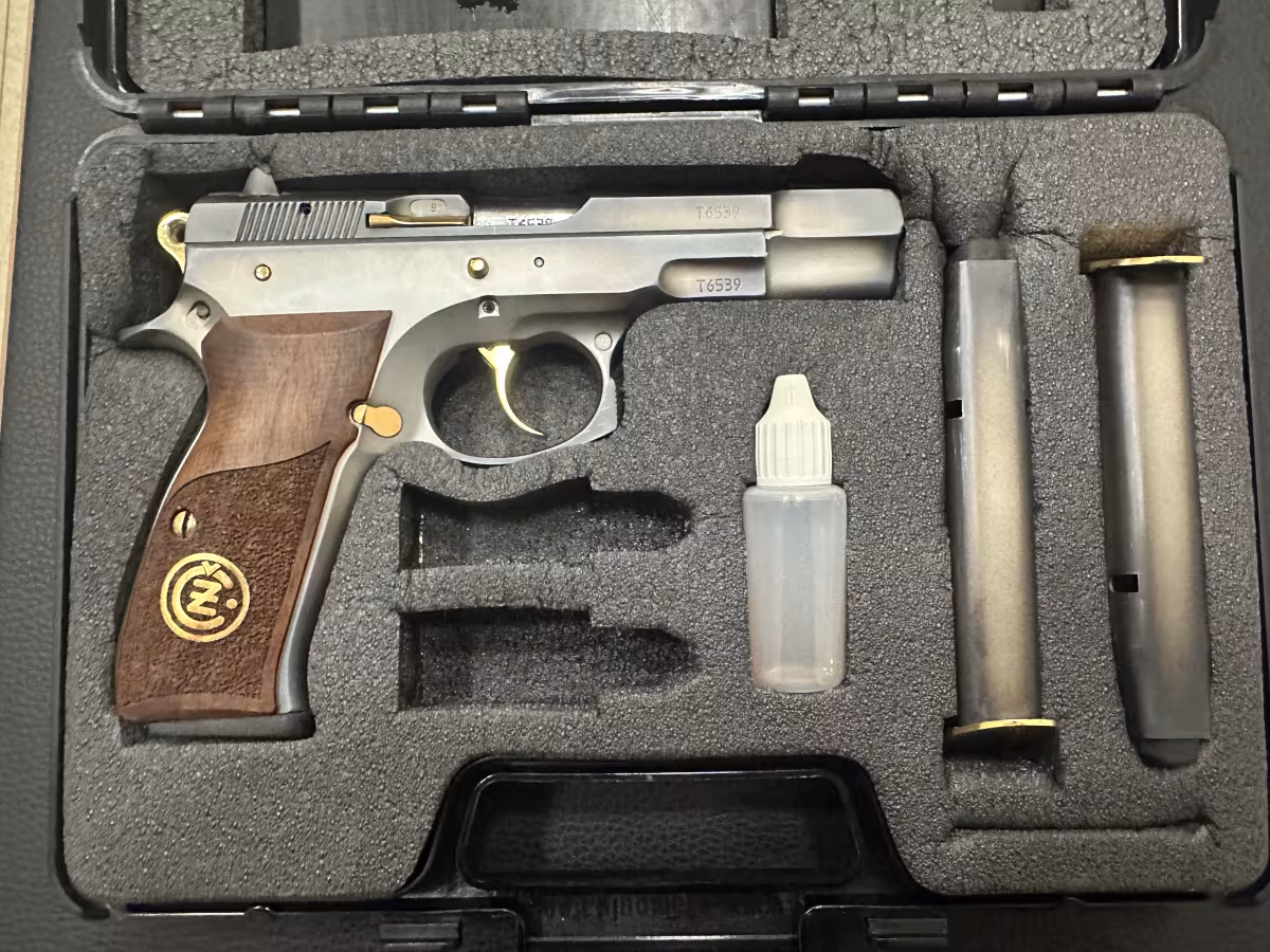 CZ 75 B KUTUSUNDA