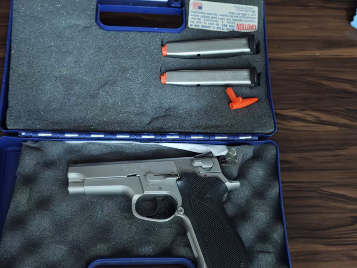Diplomattan intikal Smith Wesson 5906