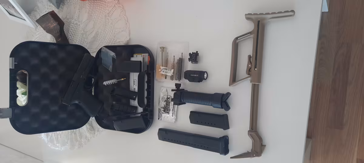 SIFIR GLOCK 19 GEN 5    DİPÇİK, LAZER, FENER, EKSTRA ŞARJÖRLER FULL KUTU
