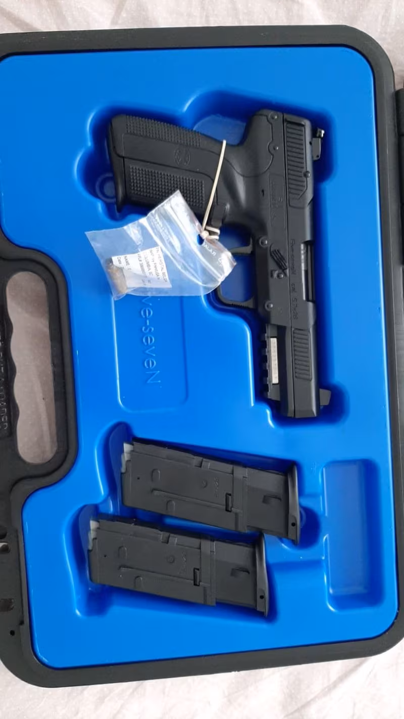 FN FİVE SEVEN SAHİBİNDEN SATILIK