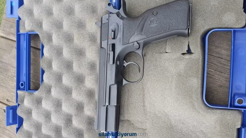 SARSILMAZ KILINÇ 2000 LİGHT SİYAH