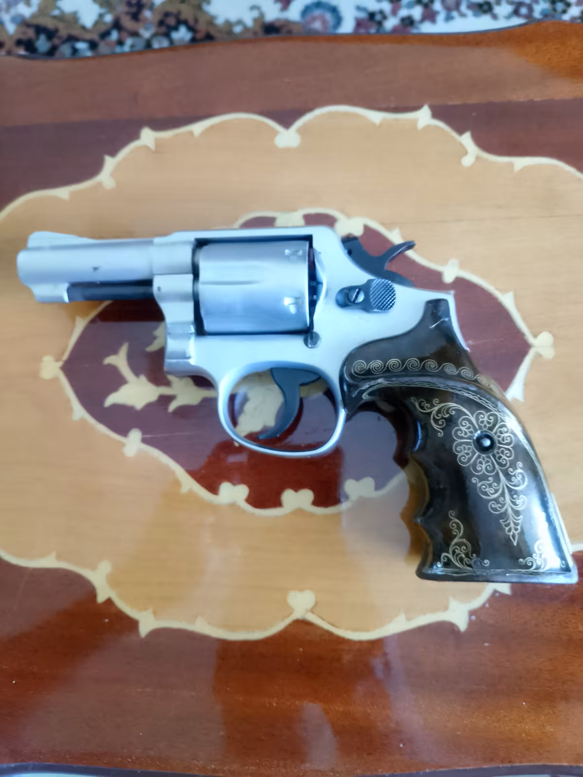 İhtiyaçtan satılık Smith Wesson 38 cal