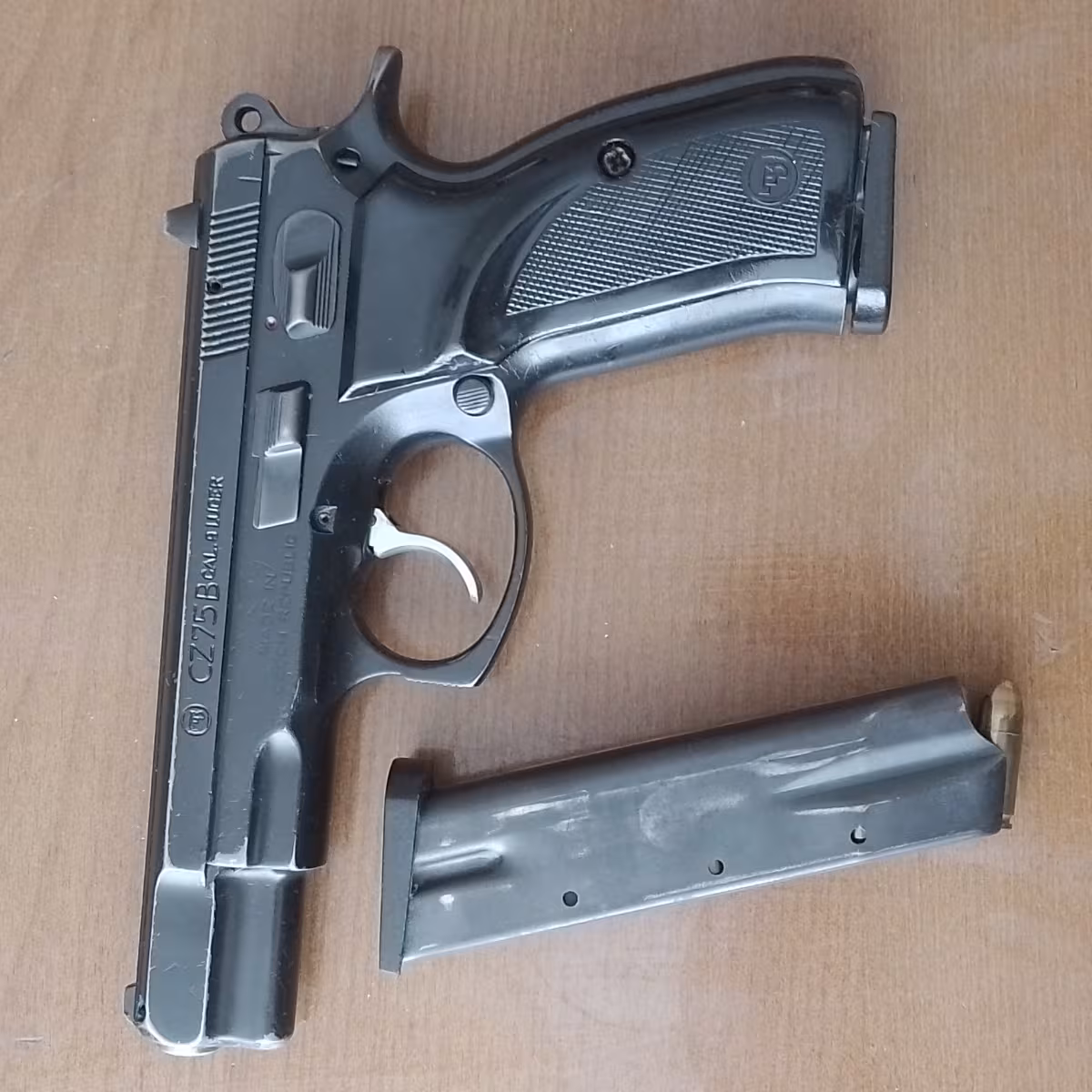 Emekli polisten orjinal cz75 B