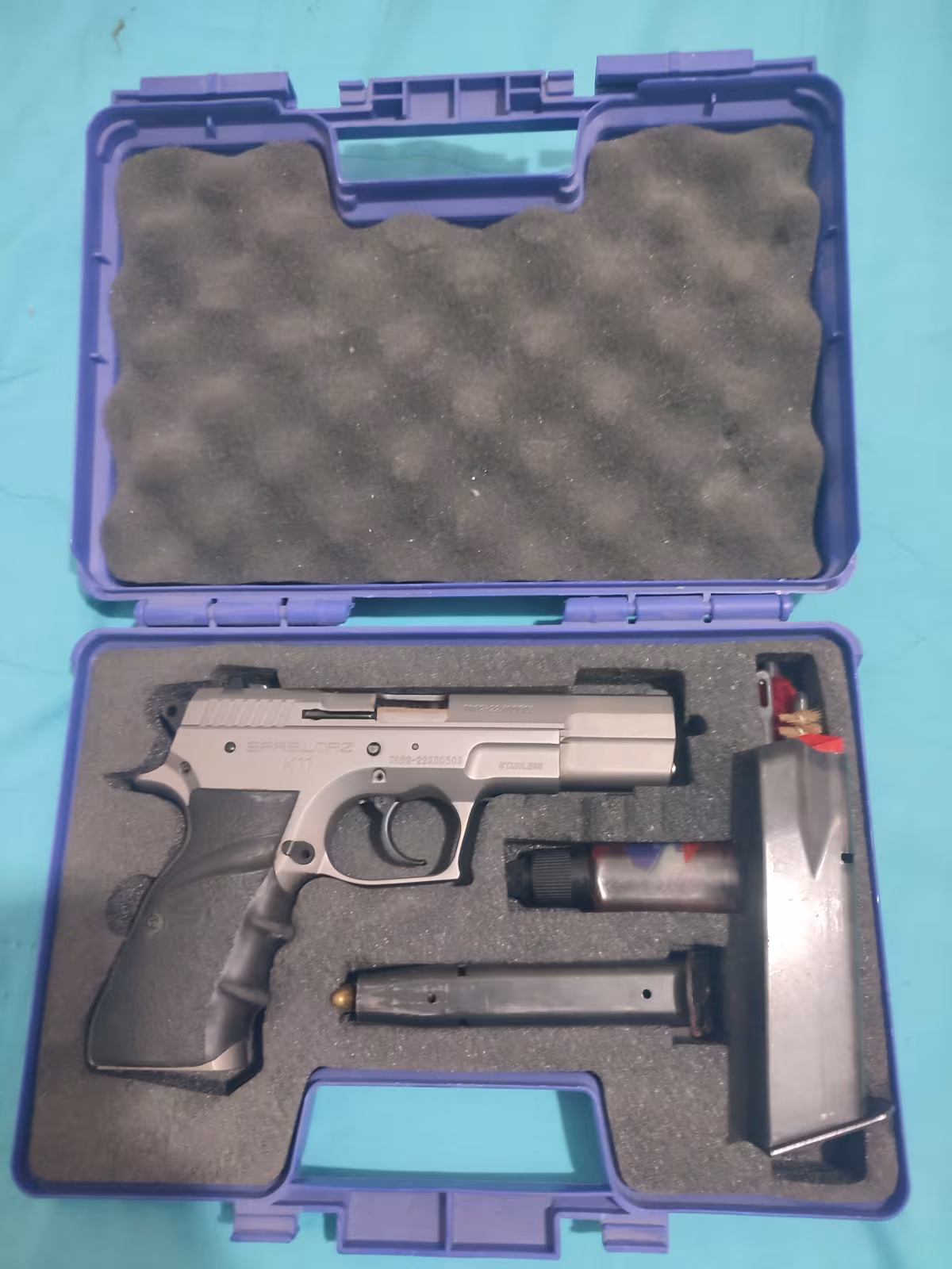 Sarsılmaz k11 ilk günkü gibi tertemiz 2 şarjör anca atılmistir bulundurma ruhsatlı aldım devir zamanı geldi çok fiatina bakmiycam normal değerini verene devrederin