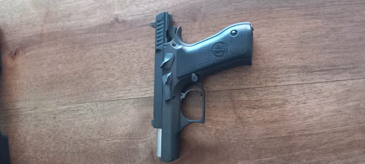 9x19mm 45 acp. Jericho 941 fs serisi çift şarjör en fazla 4 şarjör kullanmıştır çift şarjör temizdir 15+1